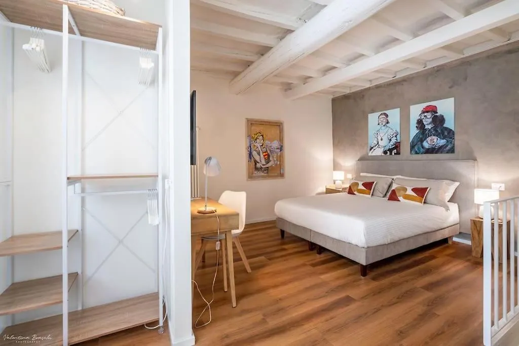 Flo Florence Loft 0*,
